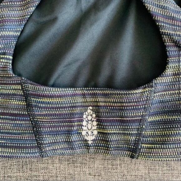 Free People NWT Strut Green Striped Sports Bra Cut Out Keyhole Gym - Picture 6 of 11